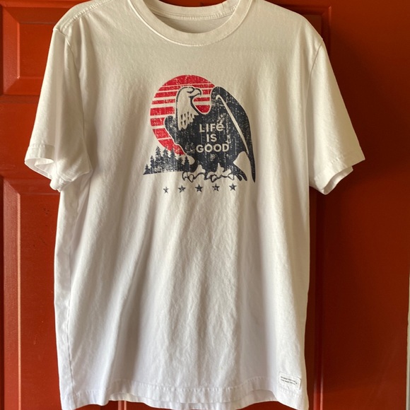 Life Is Good Men’s short sleeve crusher tee. Sz Medium. White-red-blue Eagle - Picture 1 of 6